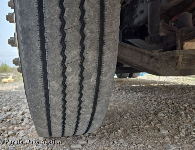 image for item EL5508 2015 Freightliner M2 flatbed truck