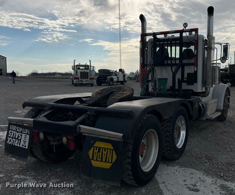 image for item EL5547 2013 Peterbilt 367 semi truck