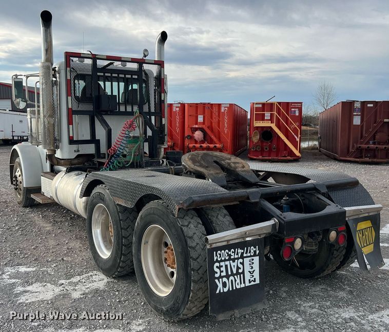 image for item EL5547 2013 Peterbilt 367 semi truck