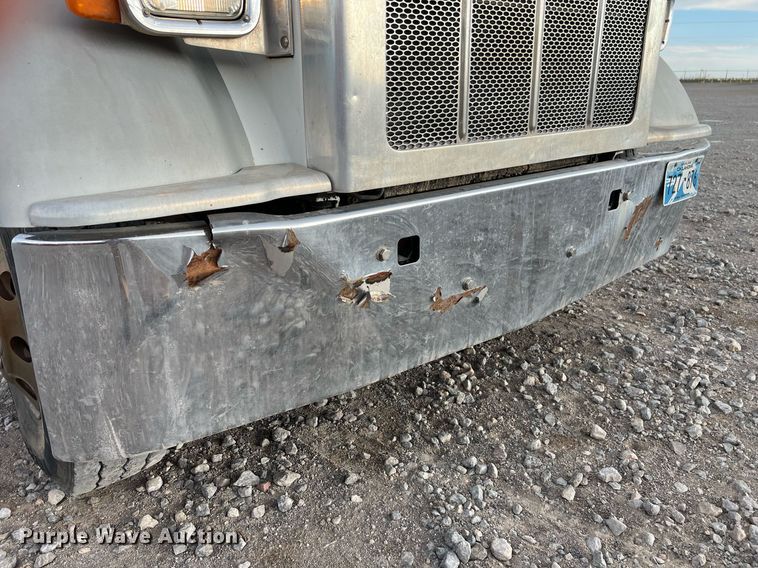 image for item EL5547 2013 Peterbilt 367 semi truck