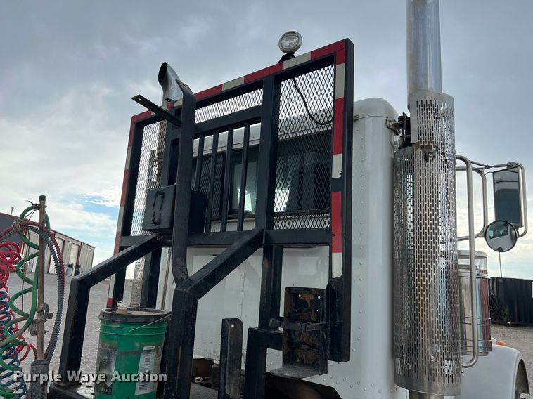 image for item EL5547 2013 Peterbilt 367 semi truck