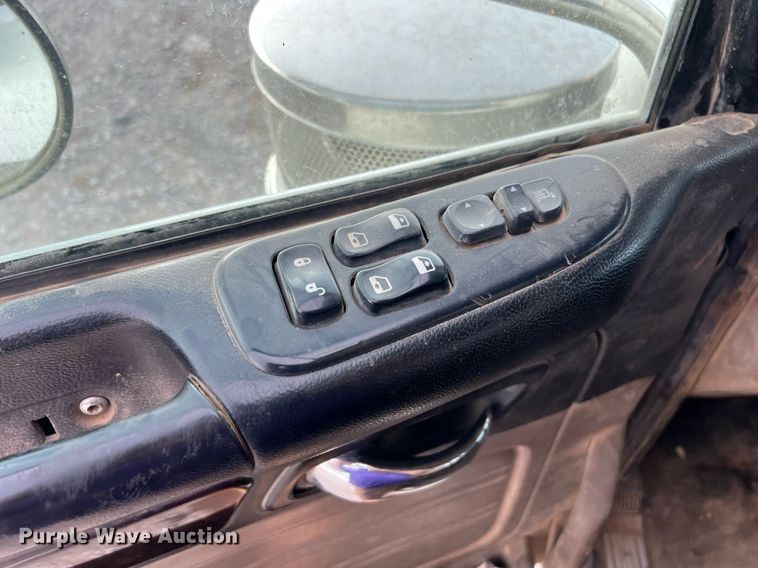 image for item EL5547 2013 Peterbilt 367 semi truck