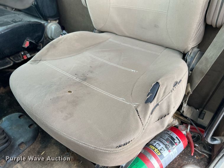 image for item EL5547 2013 Peterbilt 367 semi truck