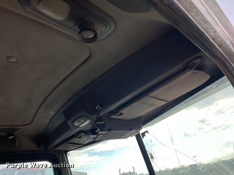 image for item EL5547 2013 Peterbilt 367 semi truck