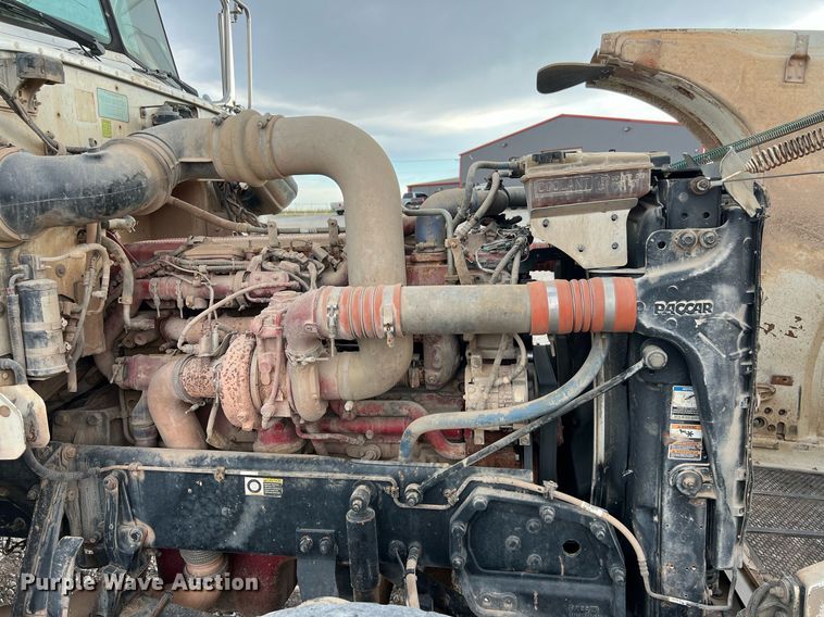 image for item EL5547 2013 Peterbilt 367 semi truck