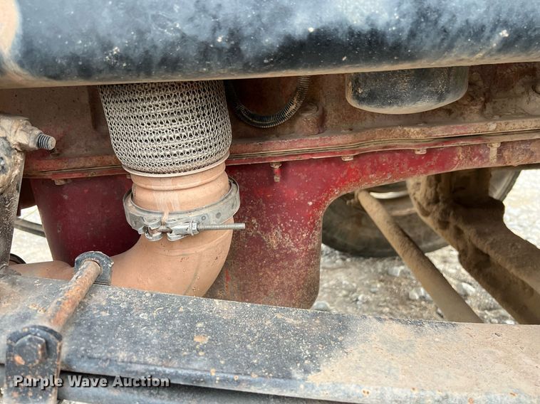 image for item EL5547 2013 Peterbilt 367 semi truck