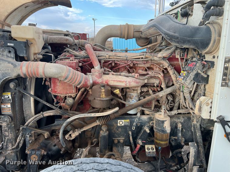 image for item EL5547 2013 Peterbilt 367 semi truck