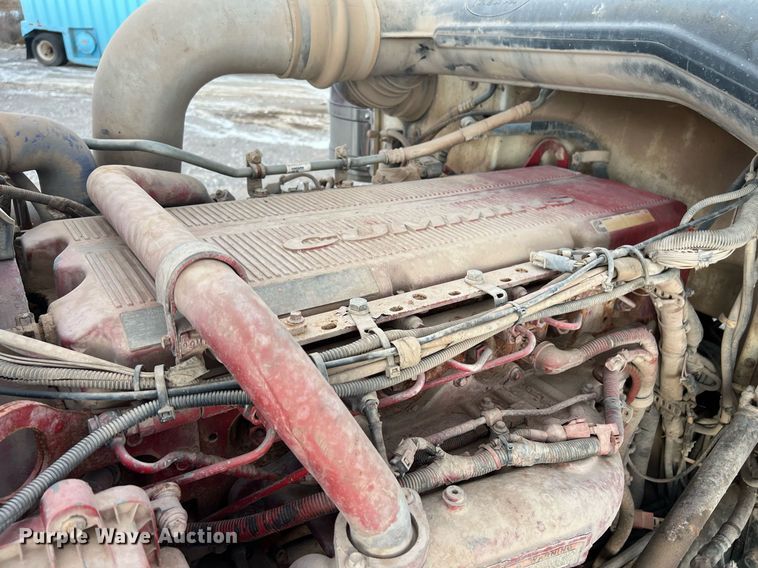 image for item EL5547 2013 Peterbilt 367 semi truck