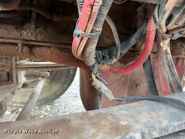 image for item EL5547 2013 Peterbilt 367 semi truck