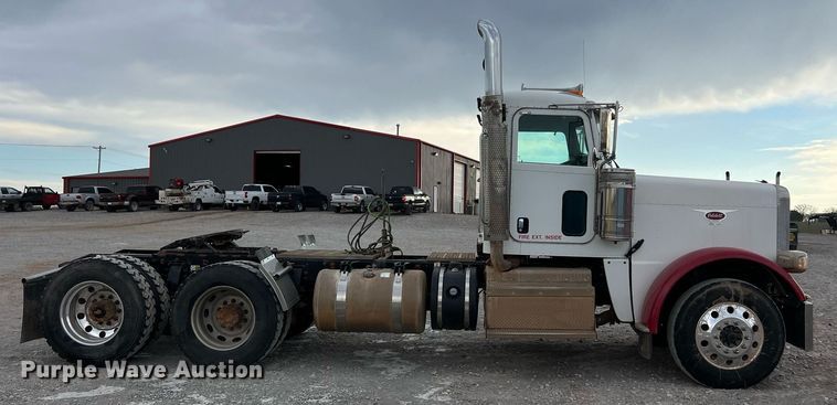 image for item EL5548 2014 Peterbilt 388 semi truck