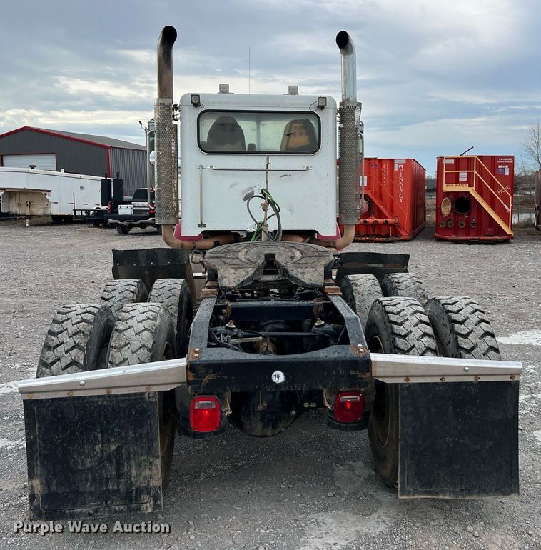 image for item EL5548 2014 Peterbilt 388 semi truck