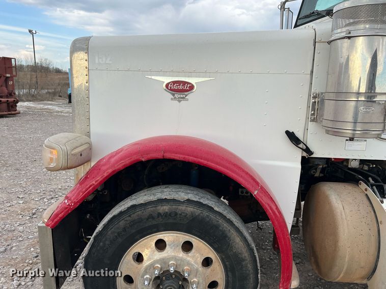 image for item EL5548 2014 Peterbilt 388 semi truck