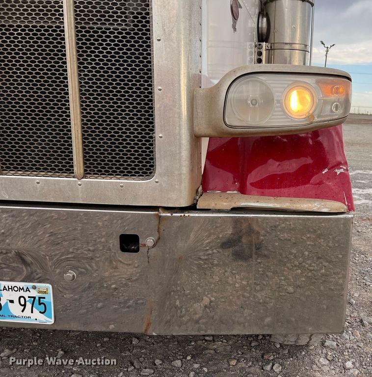 image for item EL5548 2014 Peterbilt 388 semi truck
