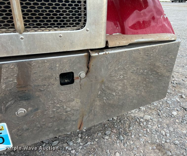 image for item EL5548 2014 Peterbilt 388 semi truck