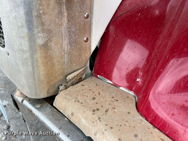 image for item EL5548 2014 Peterbilt 388 semi truck