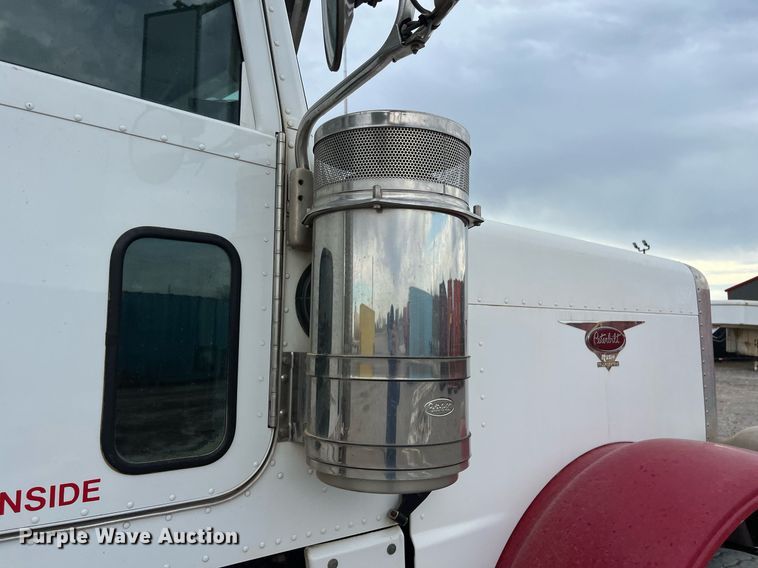 image for item EL5548 2014 Peterbilt 388 semi truck