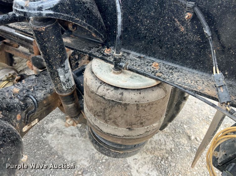 image for item EL5548 2014 Peterbilt 388 semi truck