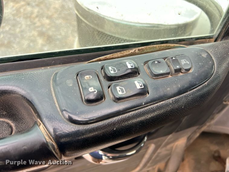 image for item EL5548 2014 Peterbilt 388 semi truck