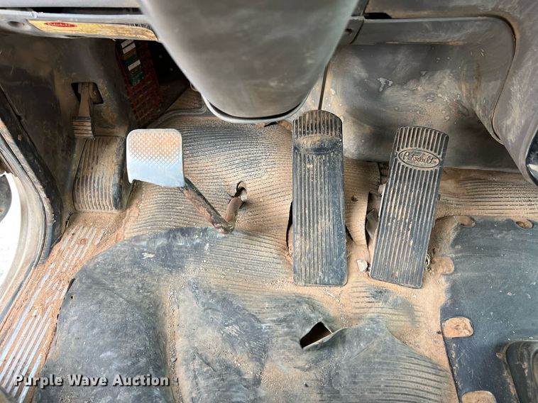 image for item EL5548 2014 Peterbilt 388 semi truck