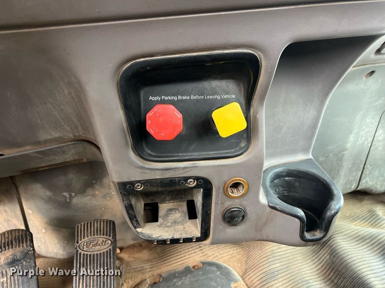 image for item EL5548 2014 Peterbilt 388 semi truck