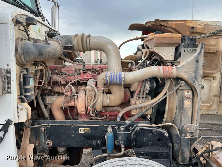 image for item EL5548 2014 Peterbilt 388 semi truck