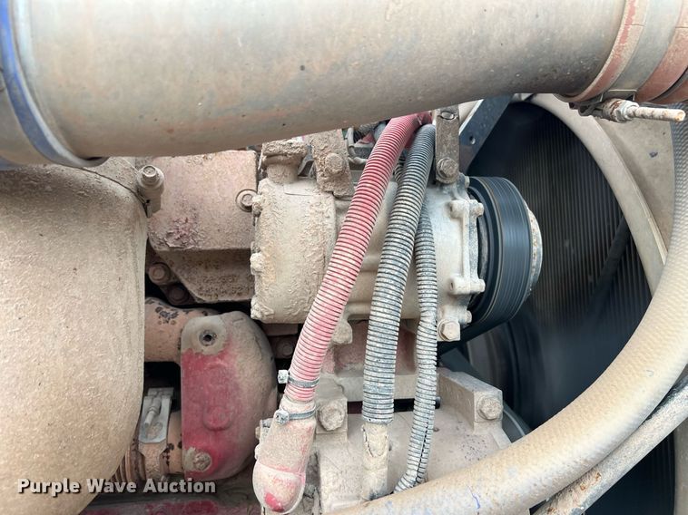 image for item EL5548 2014 Peterbilt 388 semi truck