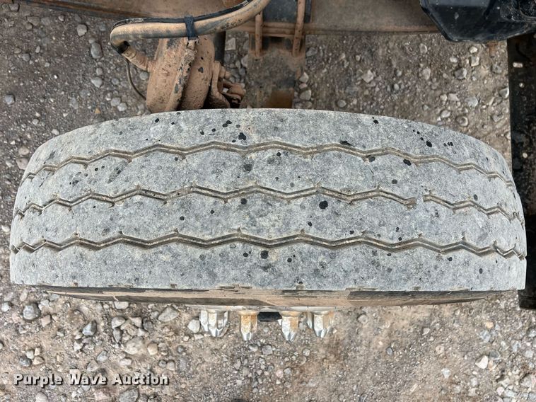 image for item EL5548 2014 Peterbilt 388 semi truck