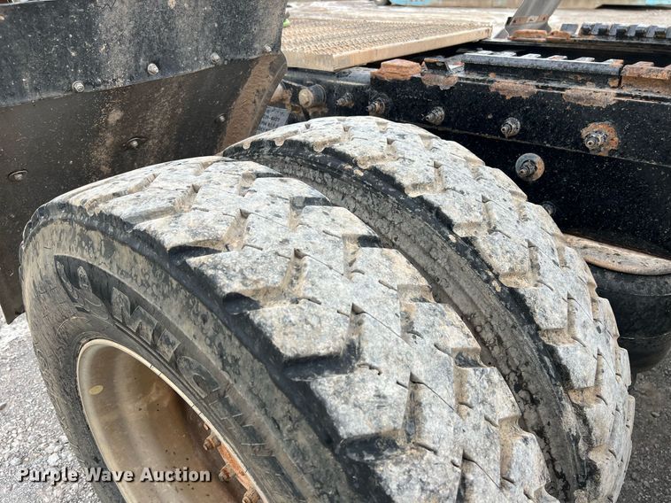 image for item EL5548 2014 Peterbilt 388 semi truck