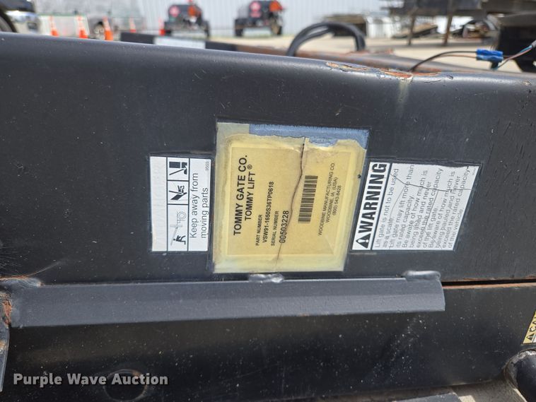 image for item EL5642 (2) end gate lifts