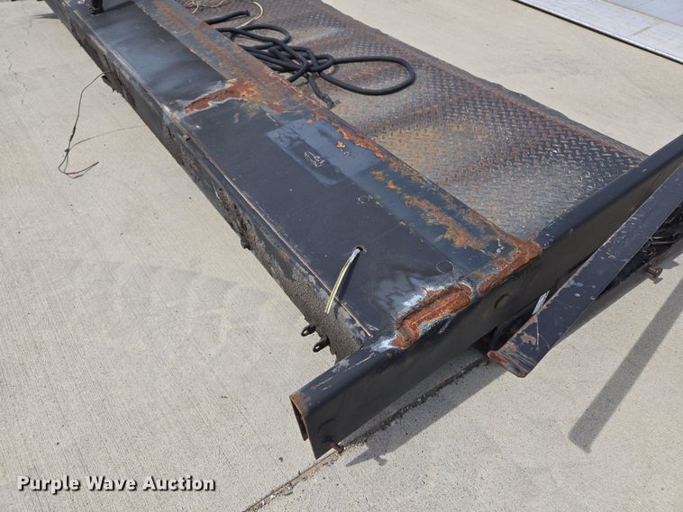 image for item EL5642 (2) end gate lifts