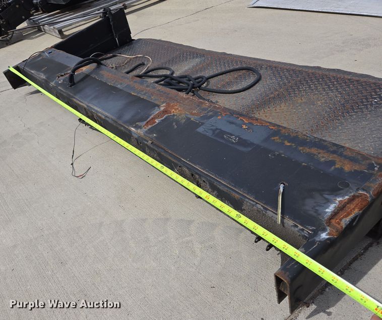 image for item EL5642 (2) end gate lifts