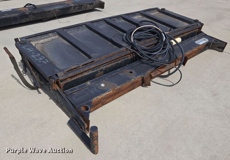 image for item EL5642 (2) end gate lifts