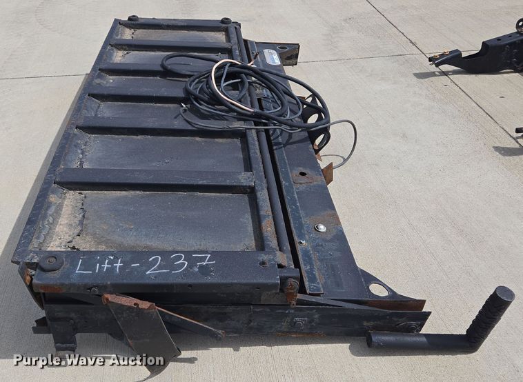 image for item EL5642 (2) end gate lifts