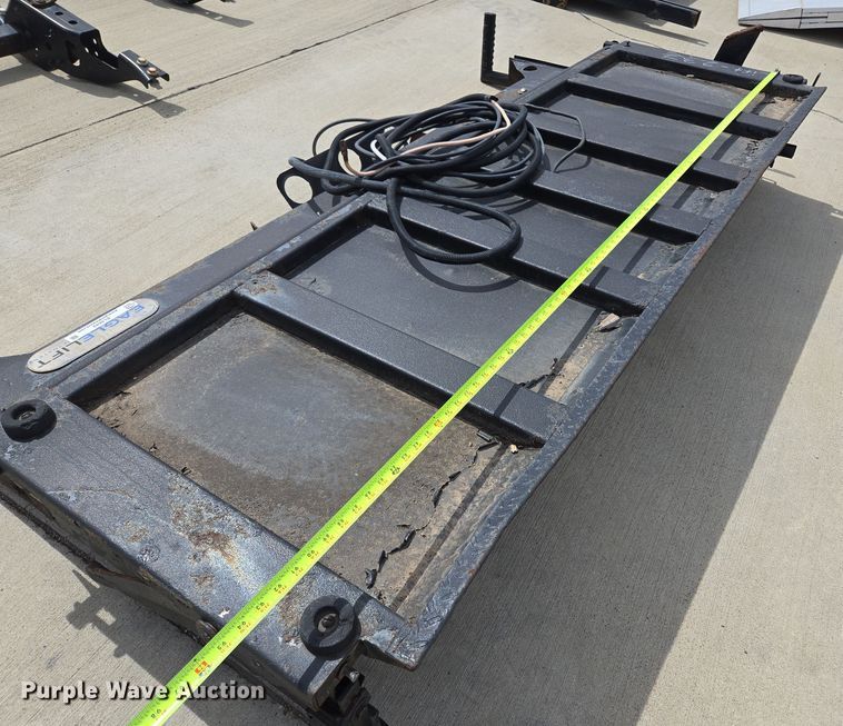 image for item EL5642 (2) end gate lifts