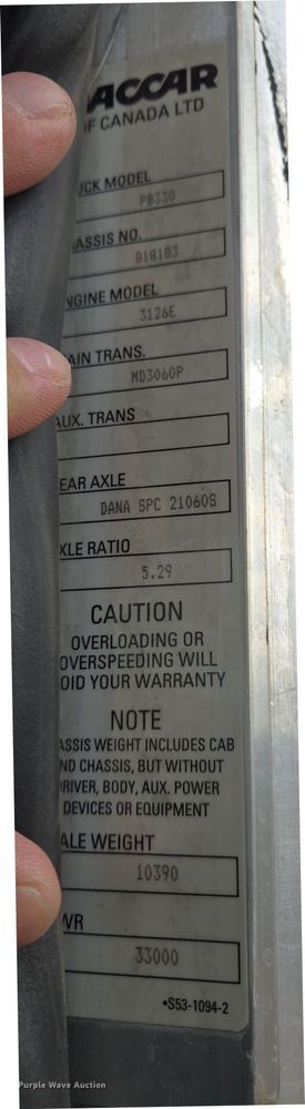 image for item EL5716 2004 Peterbilt 330 utility / service truck