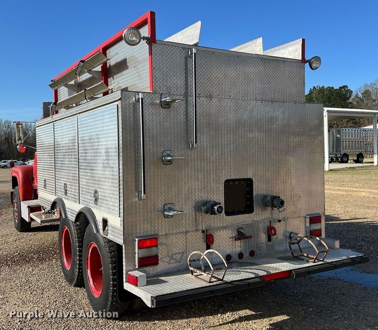 image for item EL5721 1985 Mack R688FCS pumper fire truck