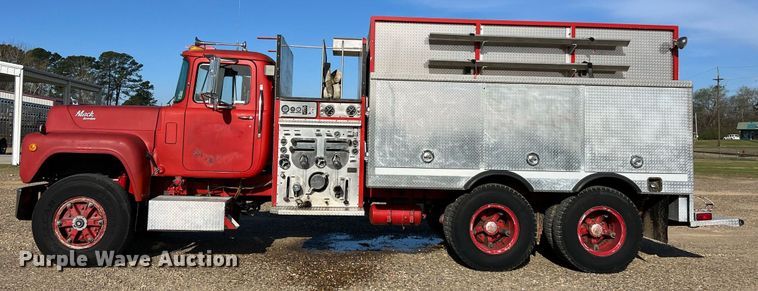 image for item EL5721 1985 Mack R688FCS pumper fire truck