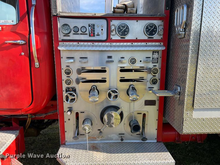 image for item EL5721 1985 Mack R688FCS pumper fire truck