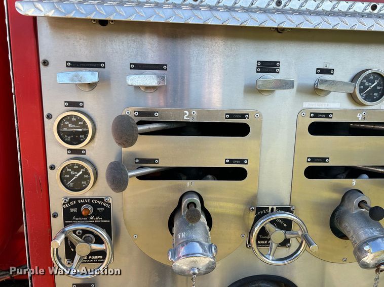 image for item EL5721 1985 Mack R688FCS pumper fire truck