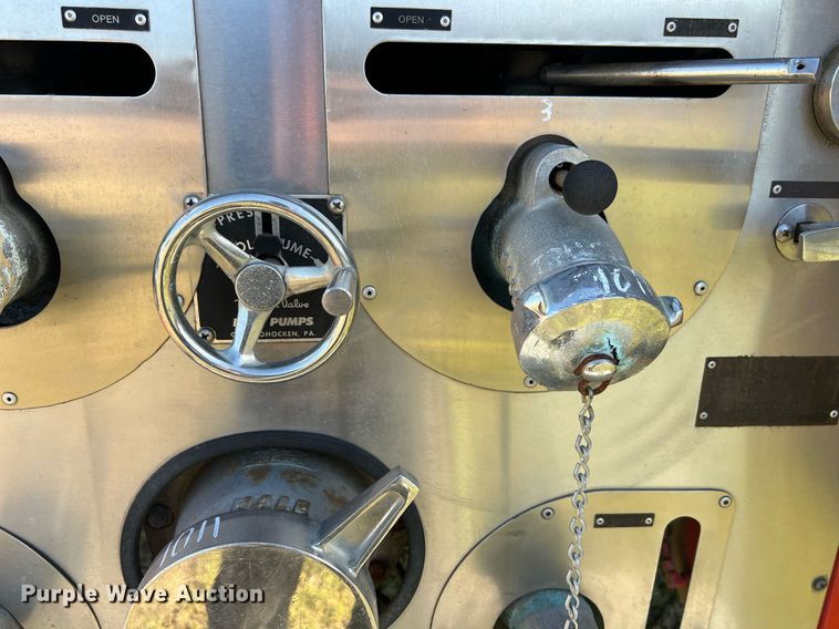 image for item EL5721 1985 Mack R688FCS pumper fire truck