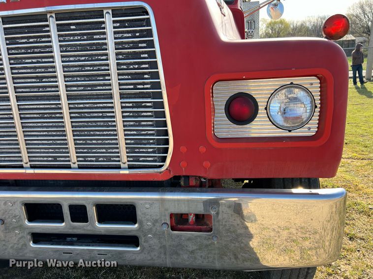 image for item EL5721 1985 Mack R688FCS pumper fire truck