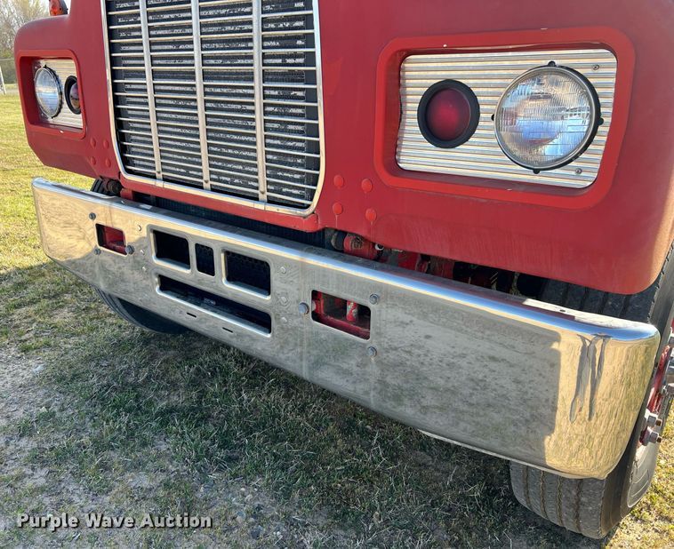 image for item EL5721 1985 Mack R688FCS pumper fire truck
