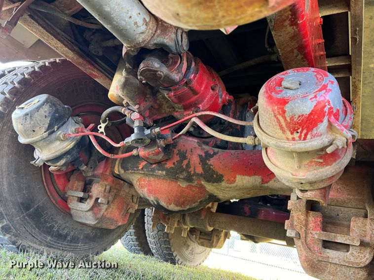 image for item EL5721 1985 Mack R688FCS pumper fire truck