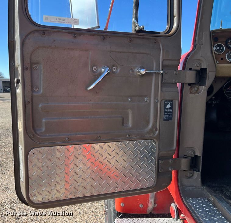 image for item EL5721 1985 Mack R688FCS pumper fire truck