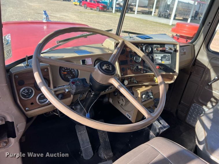 image for item EL5721 1985 Mack R688FCS pumper fire truck