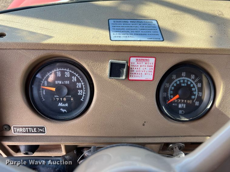 image for item EL5721 1985 Mack R688FCS pumper fire truck