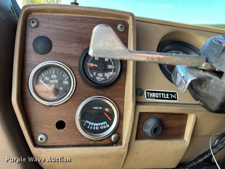 image for item EL5721 1985 Mack R688FCS pumper fire truck