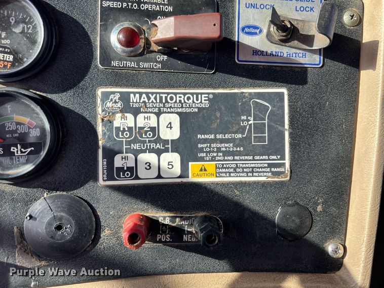 image for item EL5721 1985 Mack R688FCS pumper fire truck