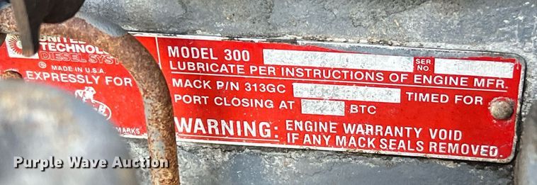 image for item EL5721 1985 Mack R688FCS pumper fire truck