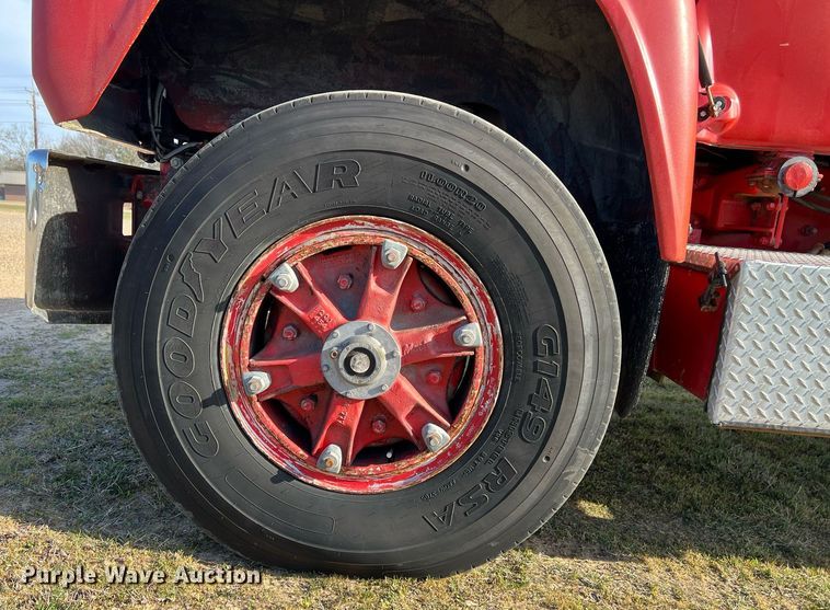 image for item EL5721 1985 Mack R688FCS pumper fire truck